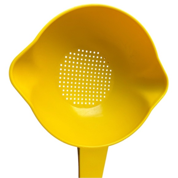 Tupperware Vintage Yellow Small Strainer/Colander 70’s Kitchen - Picture 3 of 3